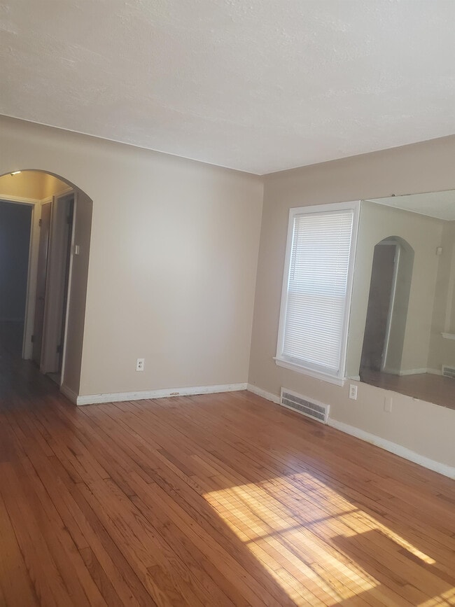 Building Photo - 12311 Laing St