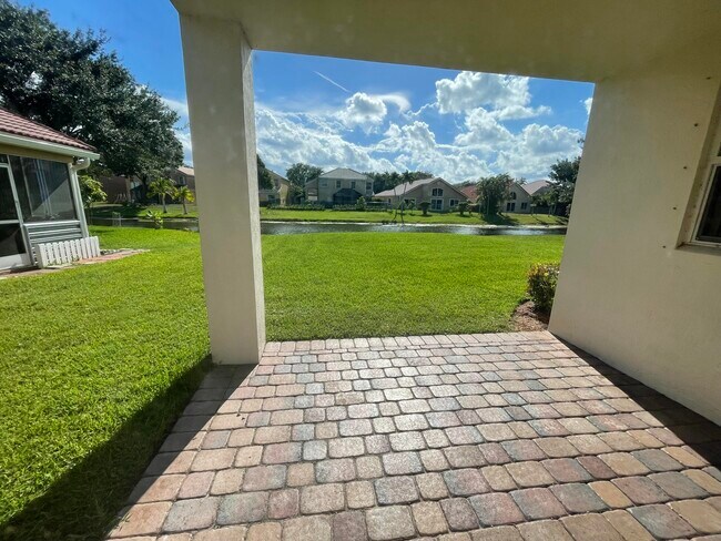 Building Photo - 390 NW 115th Way