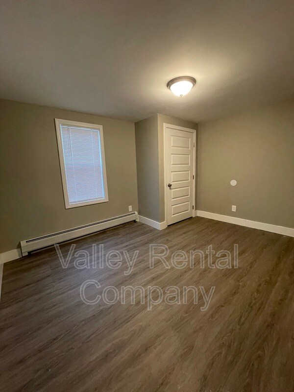 Building Photo - 123-125 Williams St