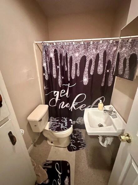 Building Photo - 1096 Fountain St