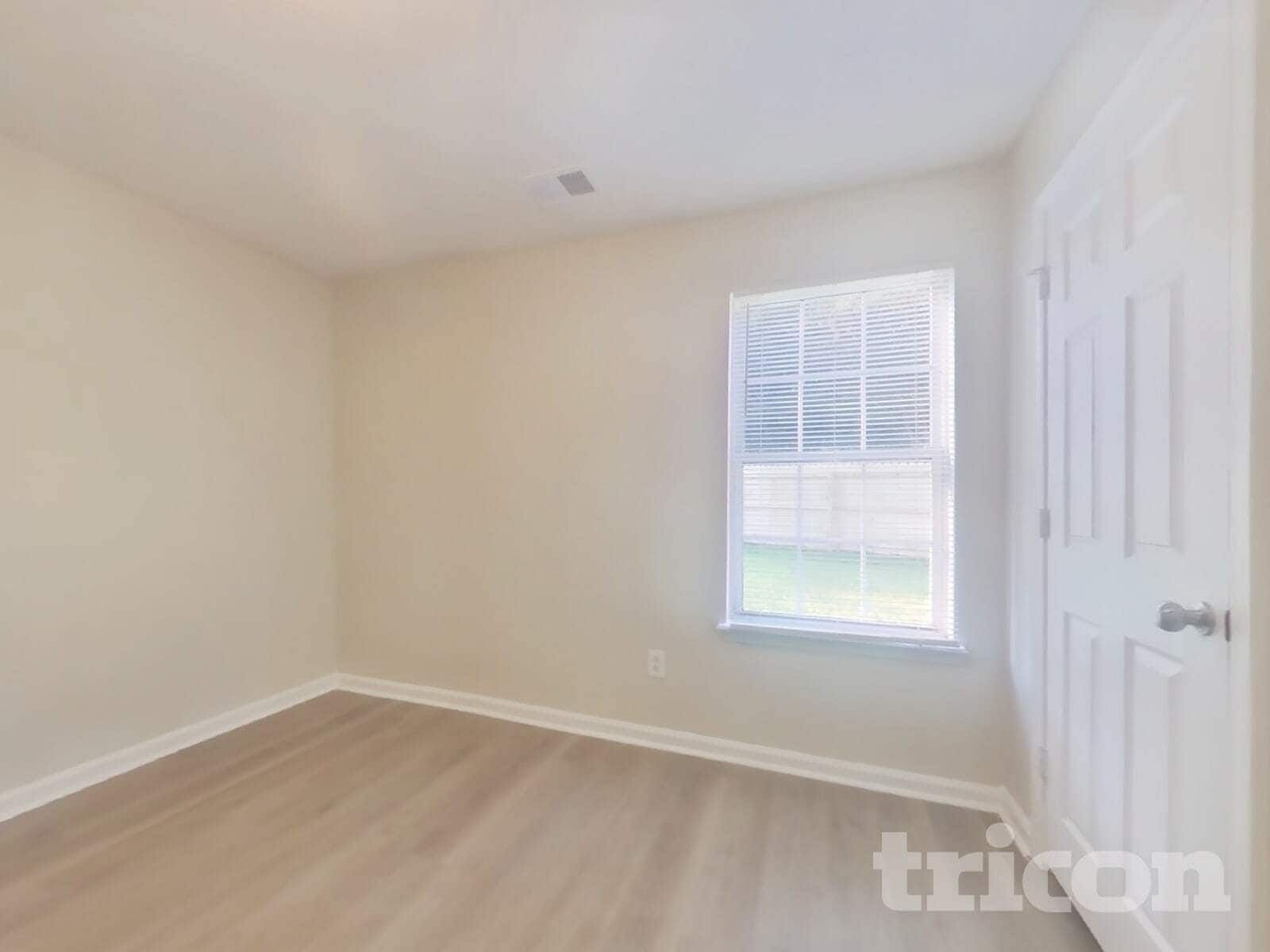 Building Photo - 3010 Lake Park Ct