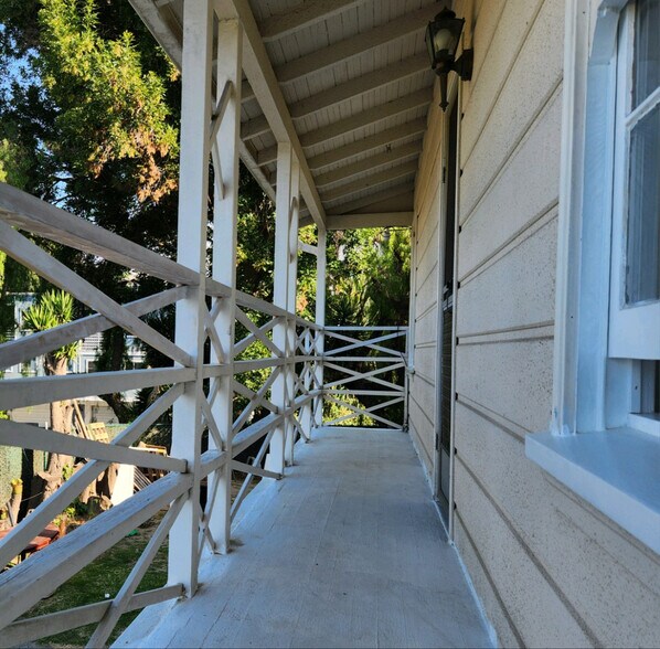 Building Photo - 1147 W 11th St