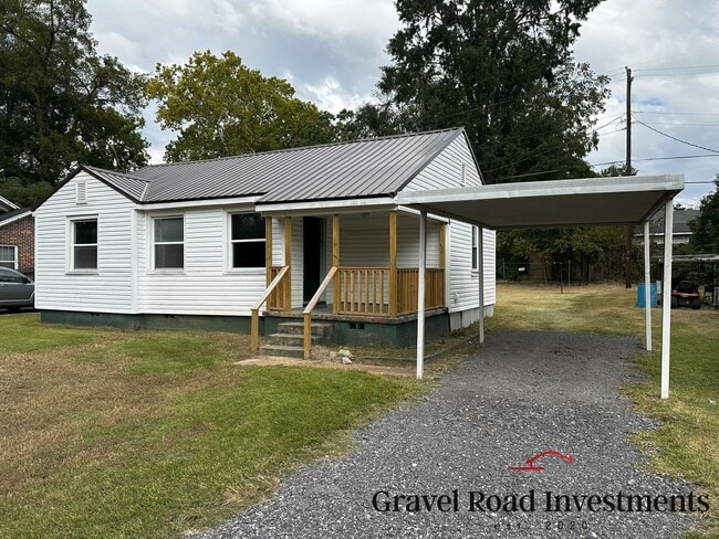 Building Photo - For Rent: Newly Remodeled 3 Bedroom / 1 Bath Home