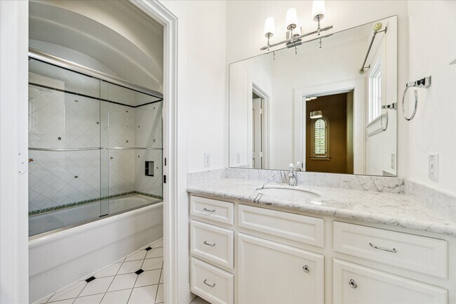 Building Photo - 4800 Palm St