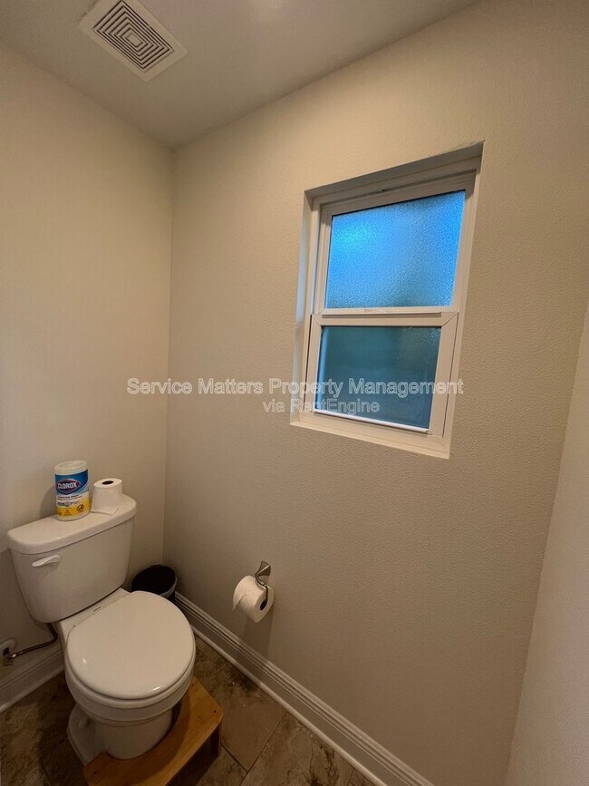 Building Photo - 4527 Plowman Ln