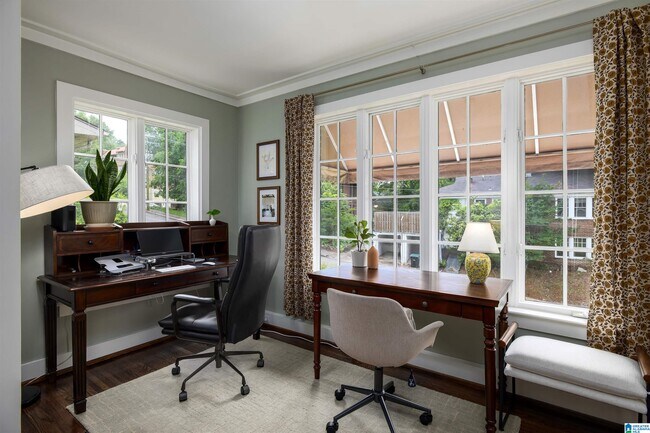 Building Photo - 1305 31st St S