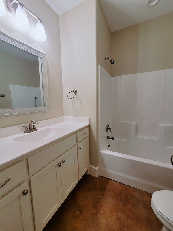 Building Photo - 429 Brentwood Dr