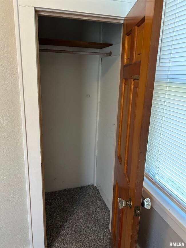 Building Photo - 405 Keller St