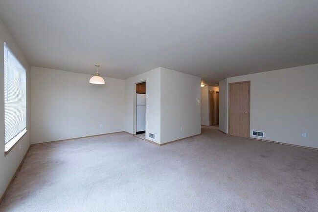 Building Photo - 218