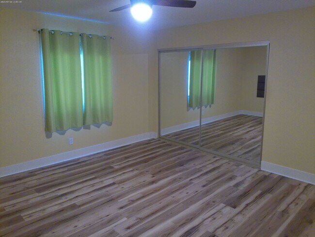 Building Photo - Charming Golf Course Condo for Rent – Residential Estates