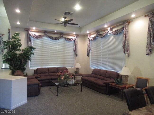 Building Photo - 1050 E Cactus Ave