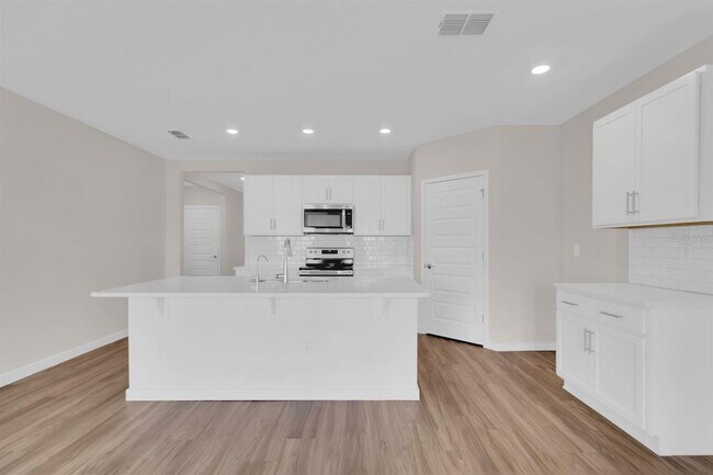 Building Photo - 401 Chayne Pl