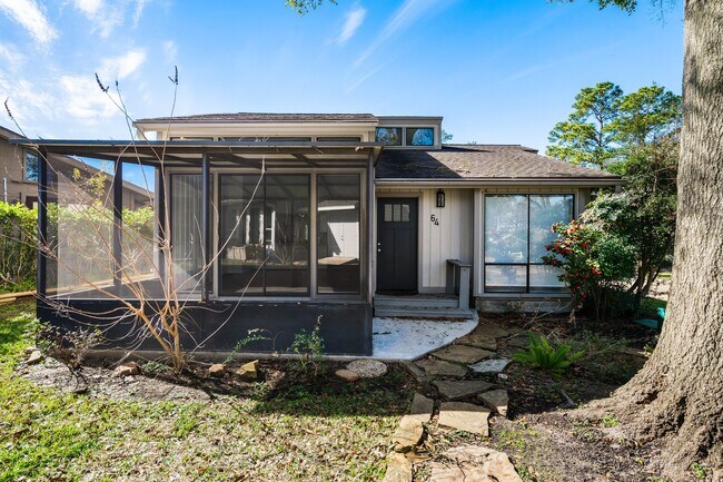 Building Photo - 64 April Village