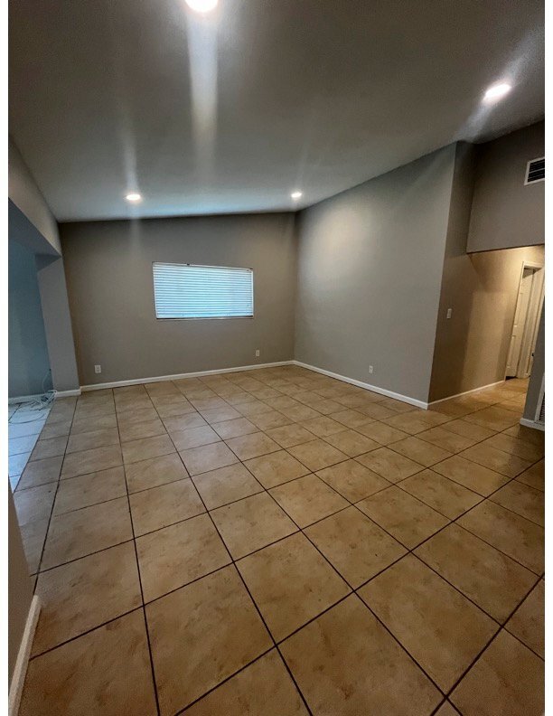 Building Photo - 2880 Greenbriar St