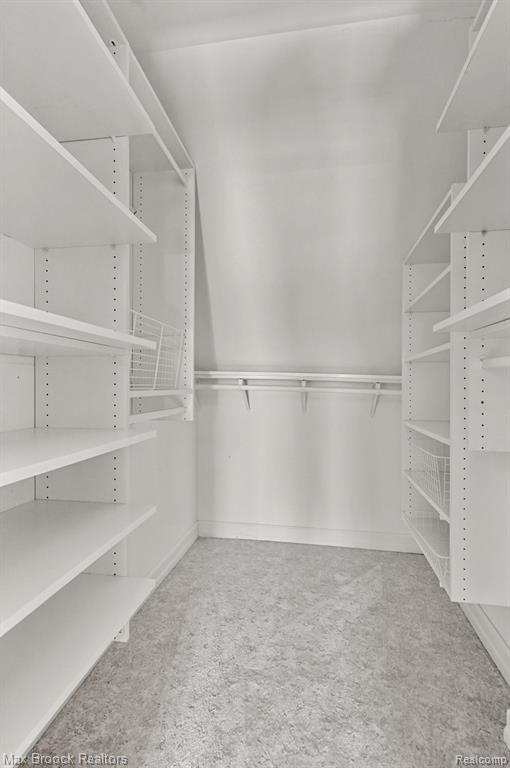 Building Photo - 2120 Buckingham Ave