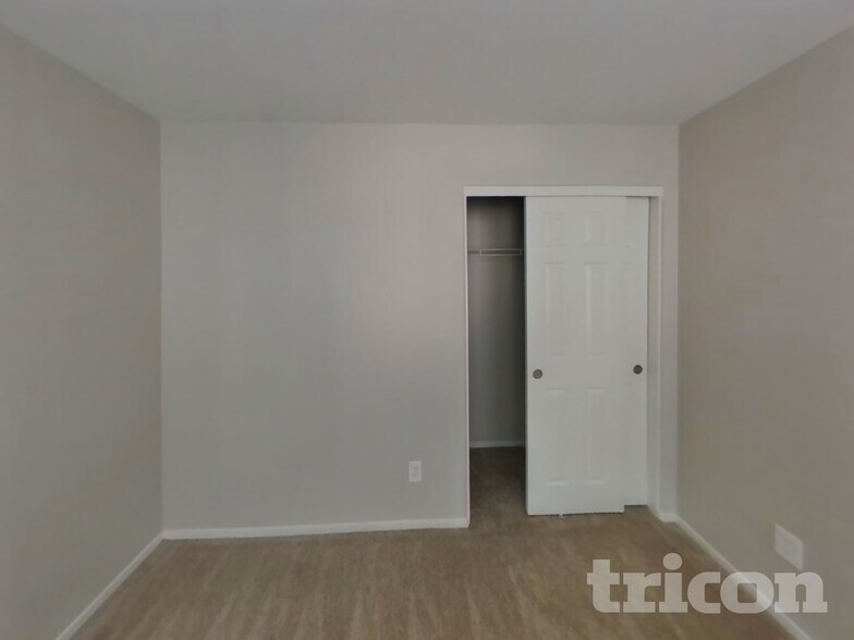 Building Photo - 2114 Seattle Shore St