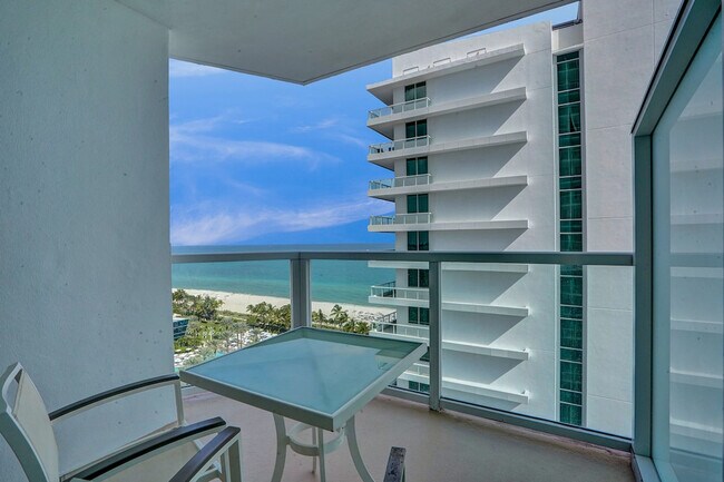 Building Photo - 4401 Collins Ave