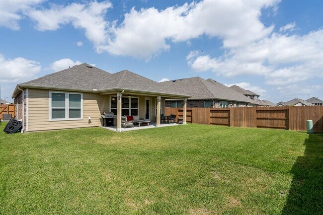 Building Photo - 7702 Royal Oasis Ln