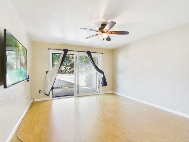 Building Photo - 2/2 Monterey Condo now available for rent