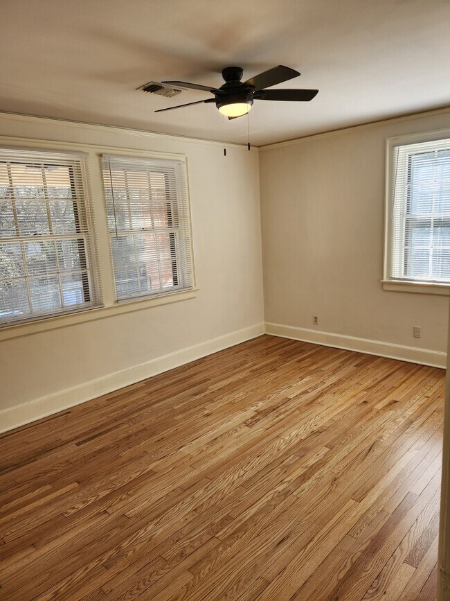 Building Photo - 1032 Felder Ave