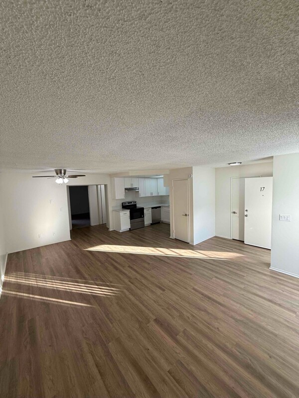 Building Photo - 1400 Peckham St