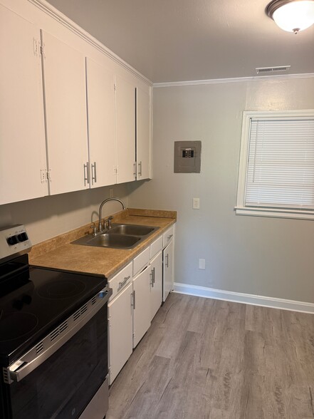 Building Photo - 3818 Winfield Dr