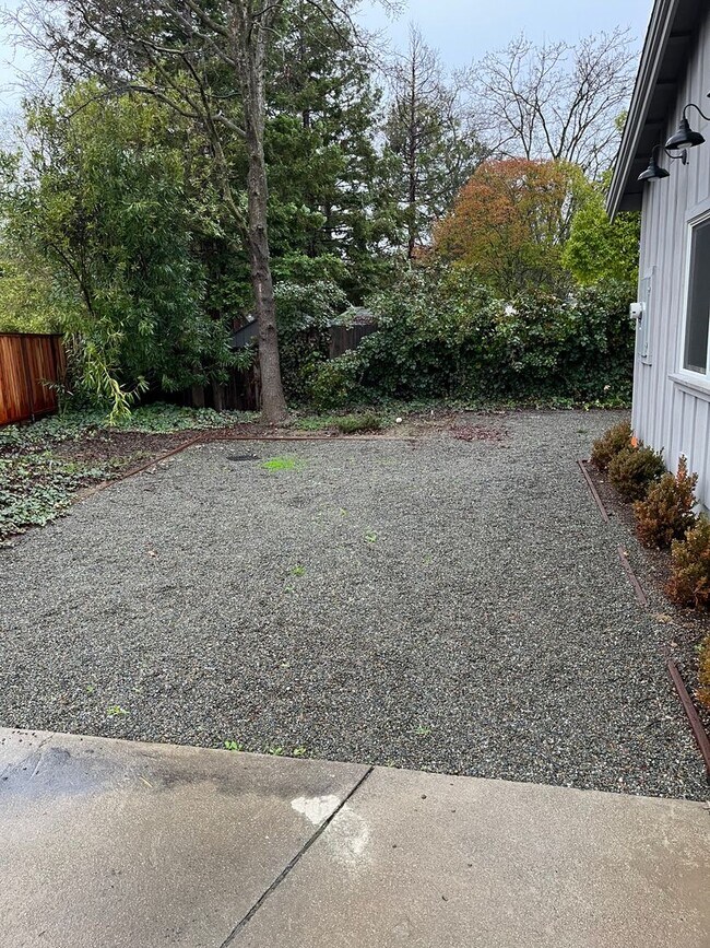 Building Photo - Newly Remodeled - 4/2 Concord Rancher - Lo...