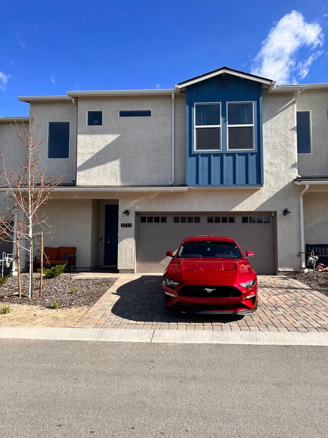 Front of the house - 4711 Falcon Rock Ln