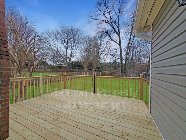Building Photo - 117 Charmar Way