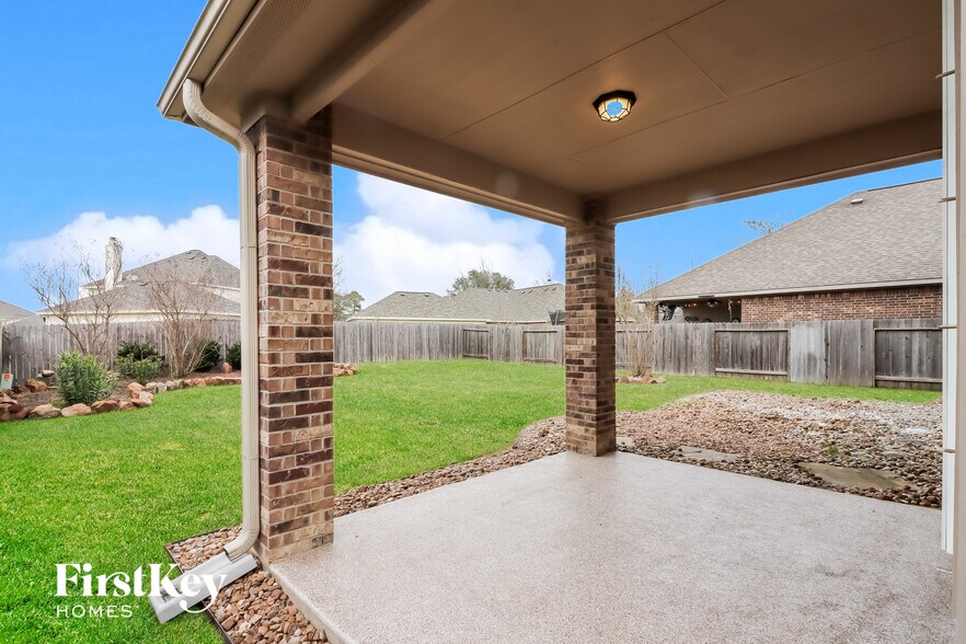 Building Photo - 219 Chestnut St