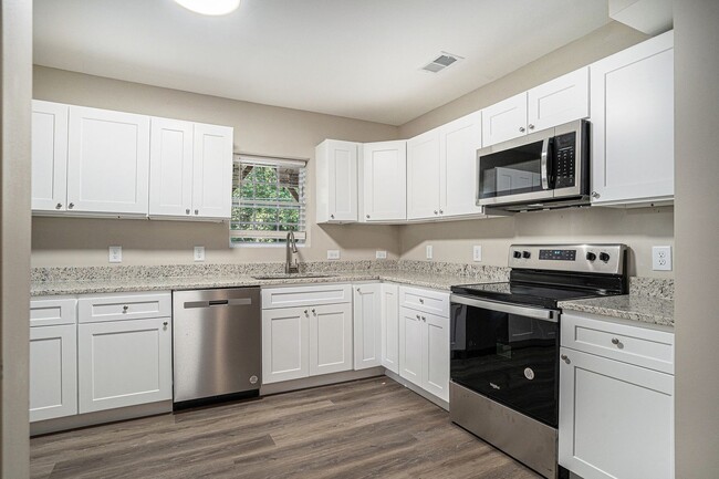 Building Photo - Fully Renovated 3BR/2BA in Forest Park!