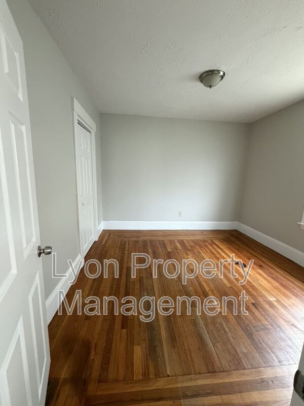 Building Photo - 318 Paradis Ave