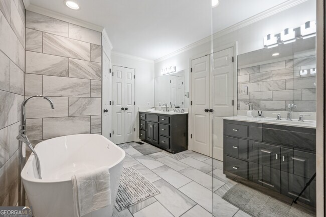 Building Photo - 2431 Weatherford Ct