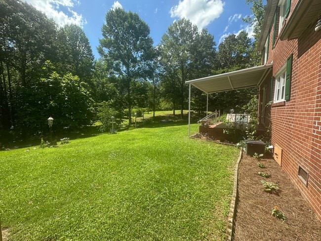 Building Photo - Secluded 3BR/2BA Home in Heflin – Lawncare...