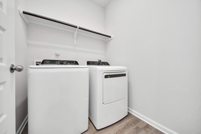 Building Photo - 15523 Foresail Ln