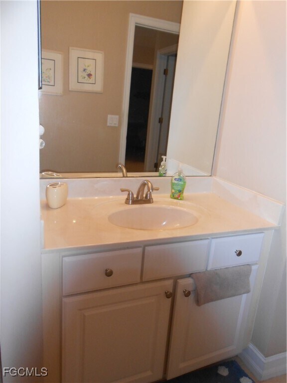 Building Photo - 10720 Ravenna Way