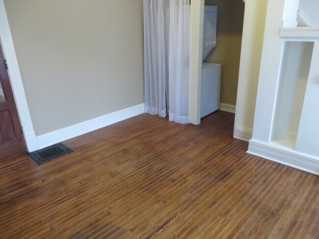 Building Photo - 1229 Swinney Ave