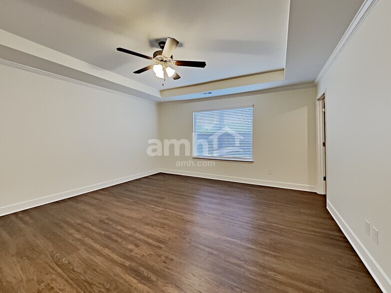 Building Photo - 4941 Chutney Dr