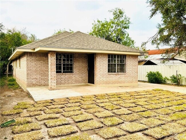 Building Photo - 2804 Gumwood Ave W