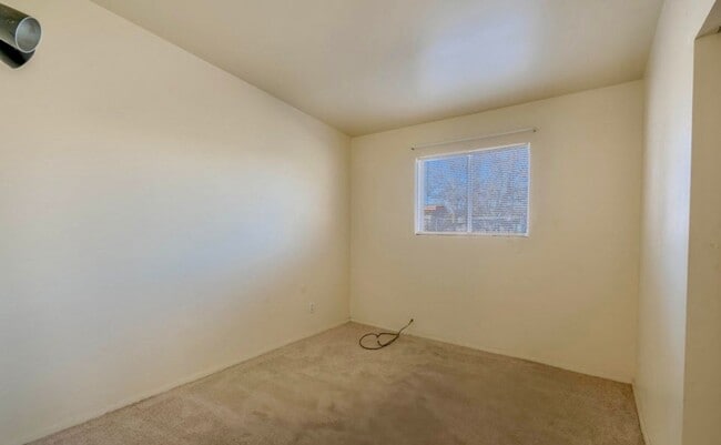 Building Photo - 1710 Betty Cir
