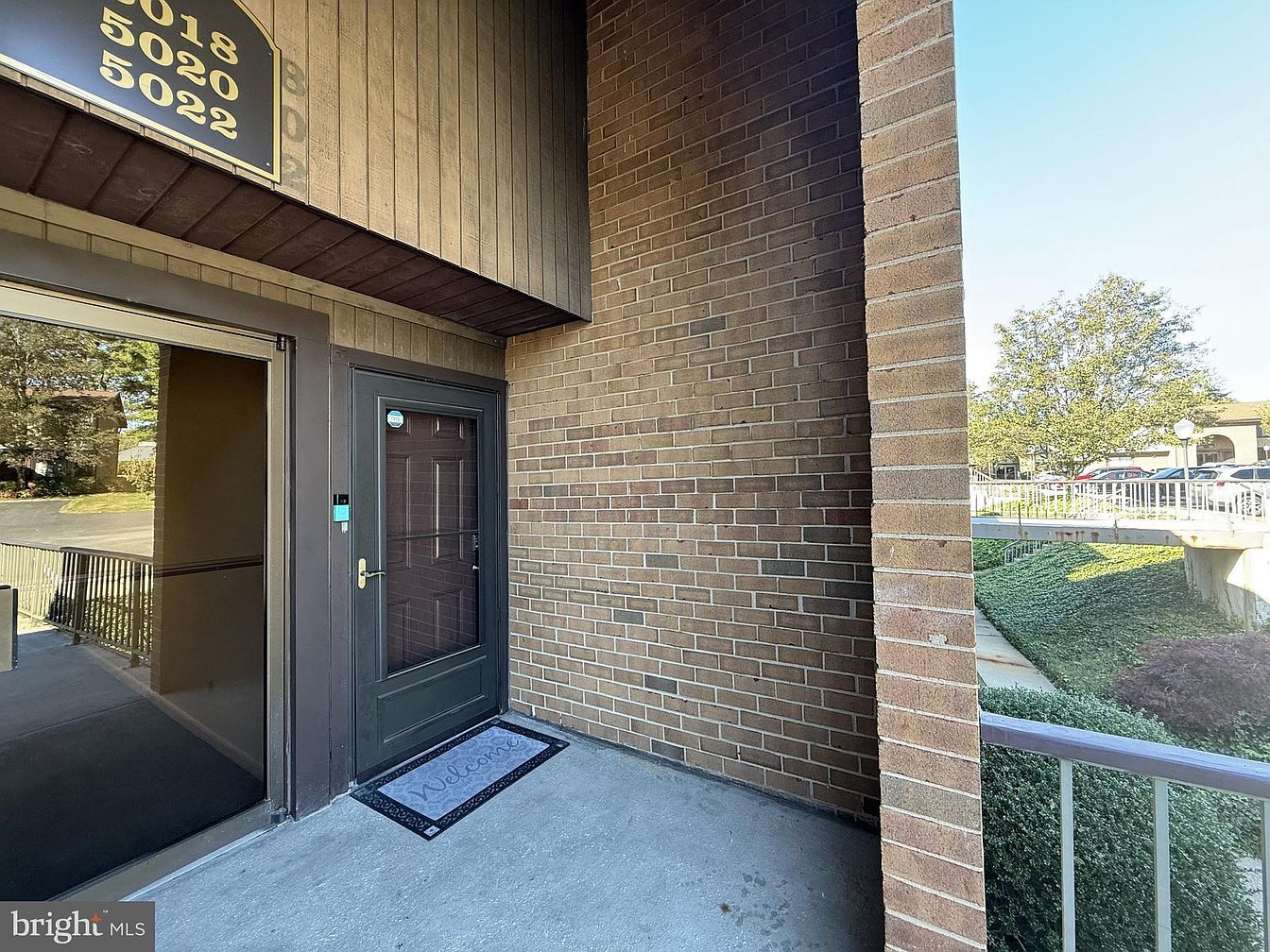 Building Photo - 5020 W Brigantine Ct