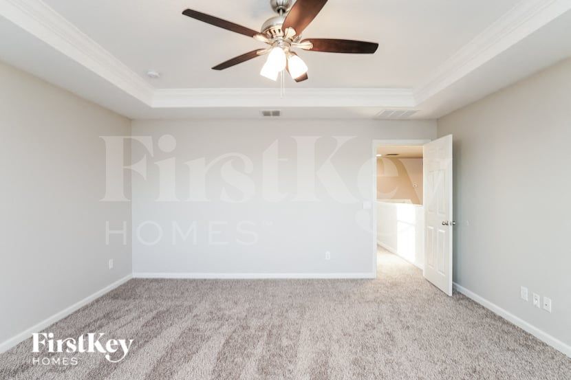 Building Photo - 3708 Statham Dr