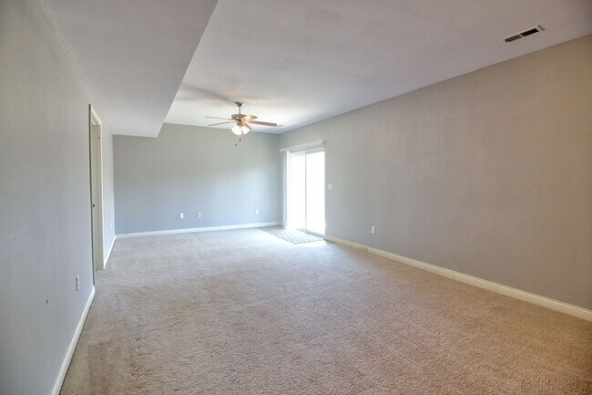 Building Photo - Available 6/16