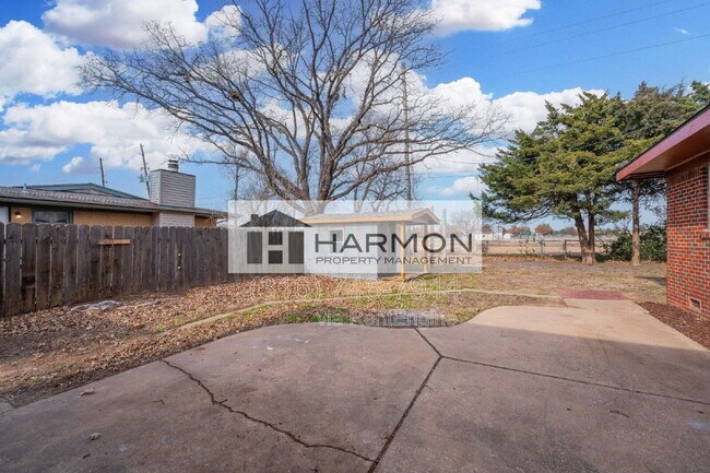 Building Photo - 8514 W 9th St N