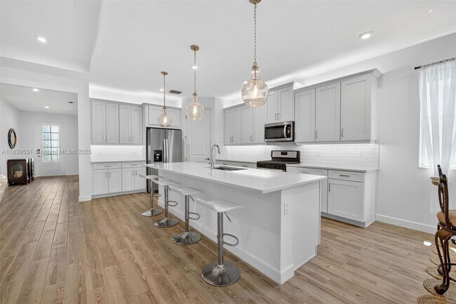 Building Photo - 10407 SW Aquila Wy