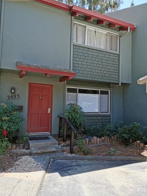 Building Photo - 2035 Alta Loma St