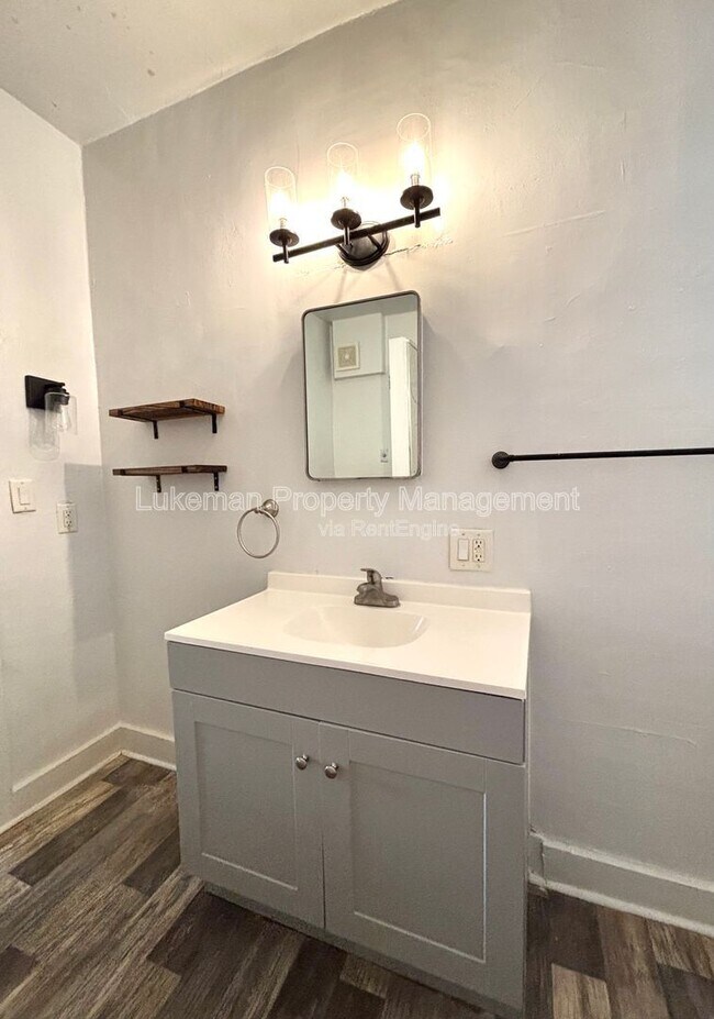 Building Photo - 610-612 West Kalamazoo Avenue