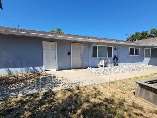 Building Photo - 10368 S White Rock Rd