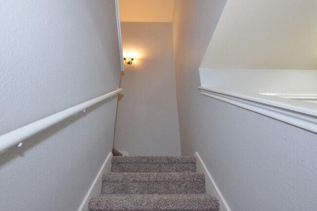 Building Photo - 7421 Elk Pass Dr