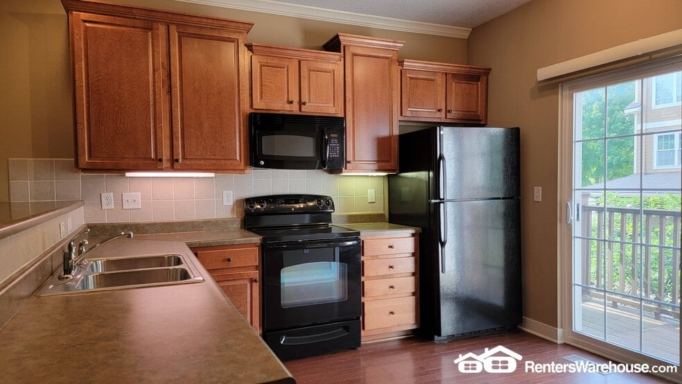 Building Photo - 2816 Lake Ave